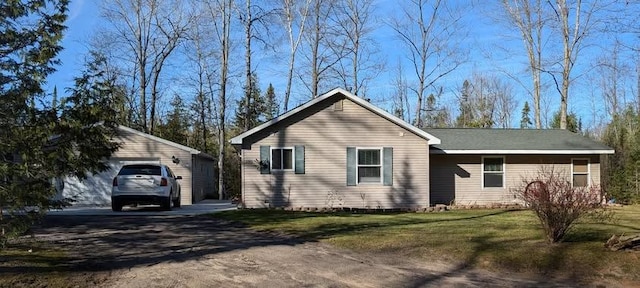 view of front of property with a front lawn