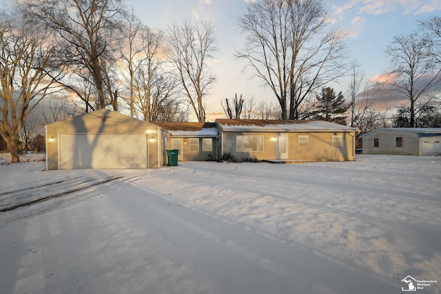 view of front facade featuring a garage