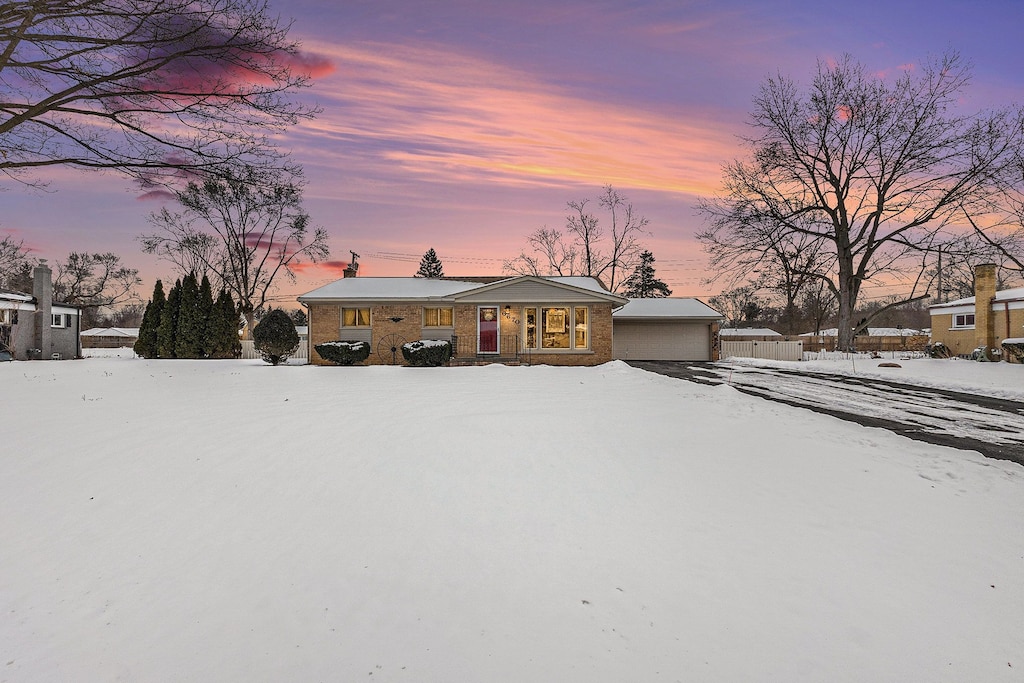 view of front of home