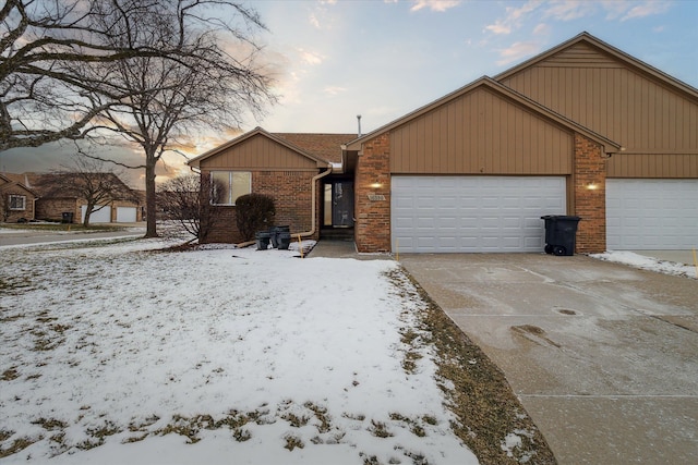 view of front of property featuring a garage