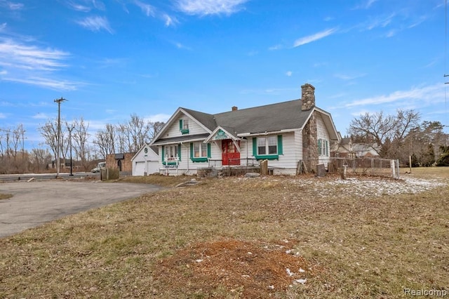 view of front of property featuring a porch