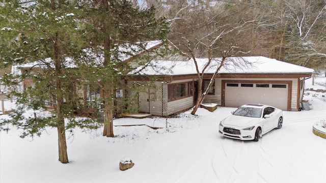 view of front facade with a garage