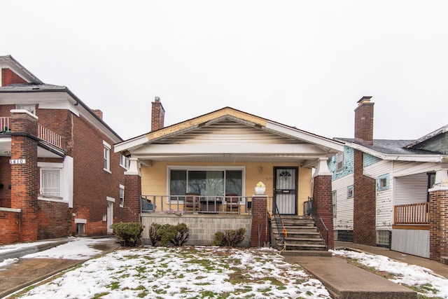 view of front of house with covered porch