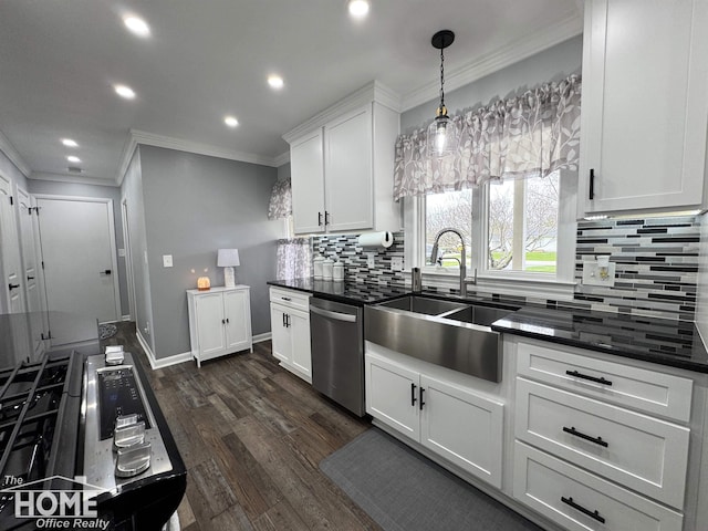 200 Elmwood Dr, Corunna, MI 48817 - kitchen featuring crown molding, dark countertops, a sink, dishwasher, and decorative backsplash