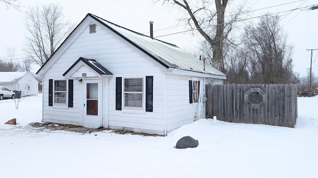 view of front of property