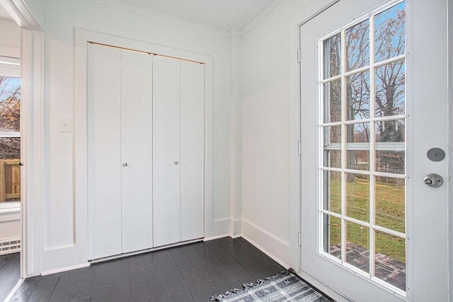 entryway with ornamental molding