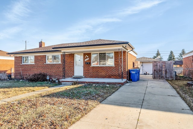 view of front of home with a front lawn