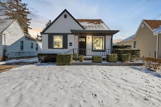 view of front of house with covered porch