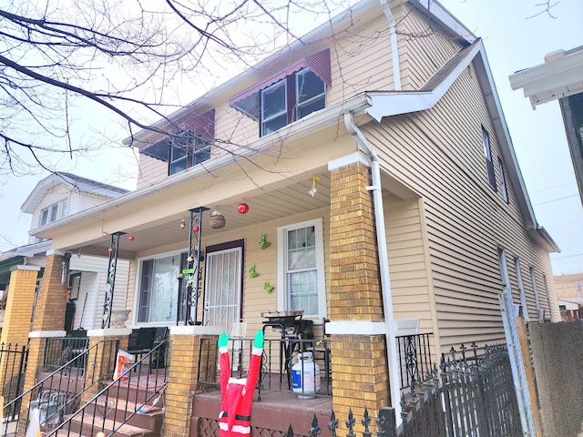 view of front of house featuring a porch