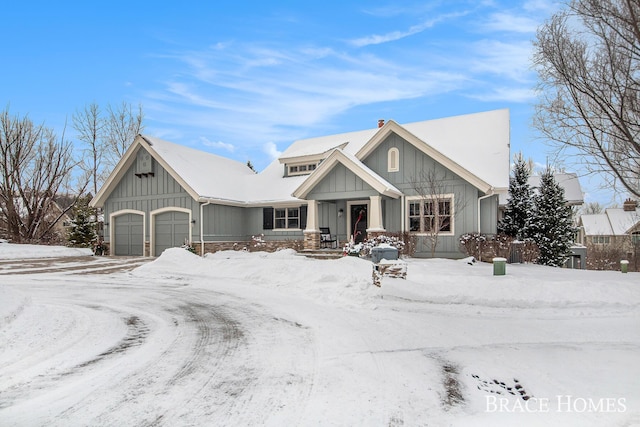 view of front of home featuring a garage