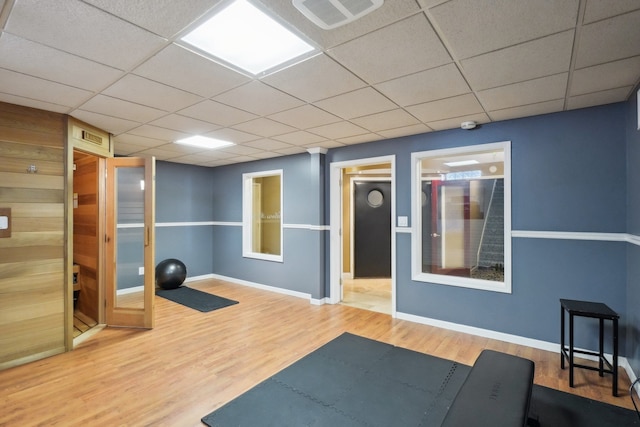 372 Overlook Dr, Oxford, MI 48371 - workout room with baseboards, wood finished floors, visible vents, and a drop ceiling