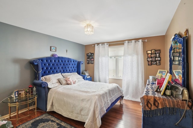 372 Overlook Dr, Oxford, MI 48371 - bedroom with wood finished floors