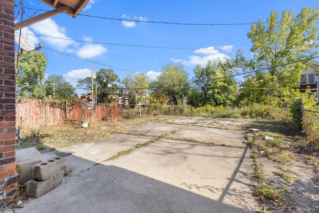 view of yard featuring a patio