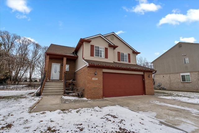 view of front property featuring a garage