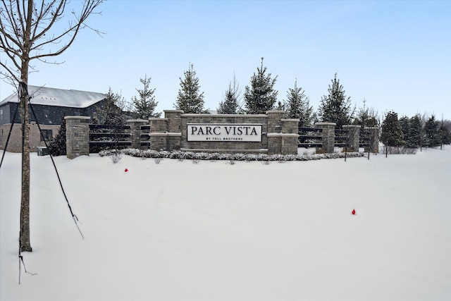 view of community / neighborhood sign