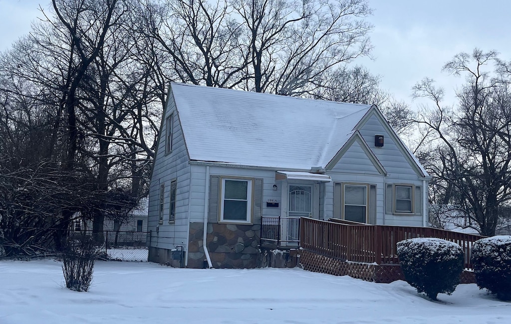 view of front of property