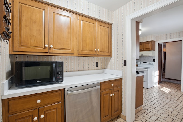 kitchen with electric stove and dishwasher