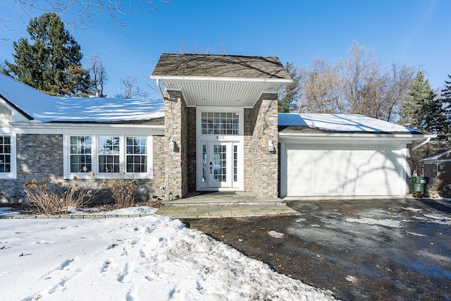 view of front facade with a garage