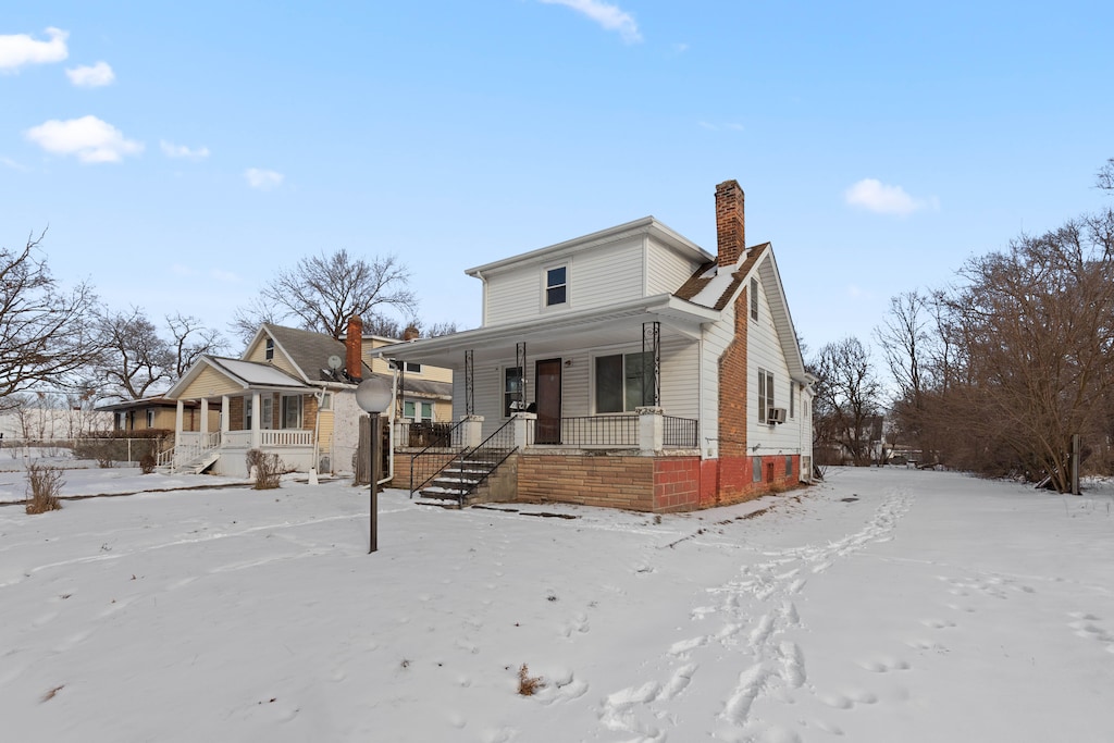 view of front of house with a porch