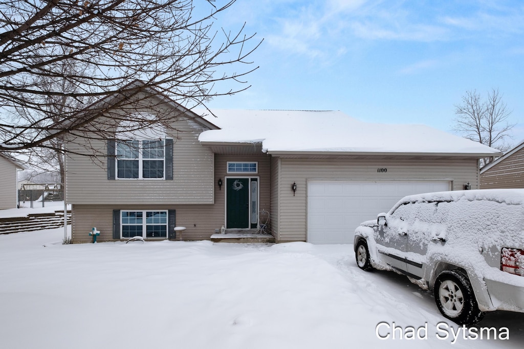 view of front of house with a garage