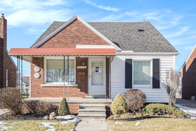 view of front of property with covered porch