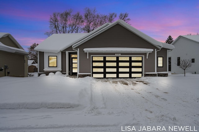 view of front facade featuring a garage