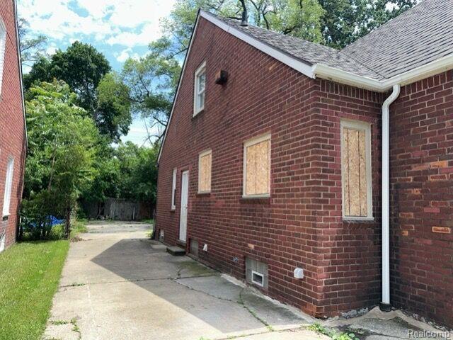 18058 Tracey St, Detroit, MI 48235 - photo 2