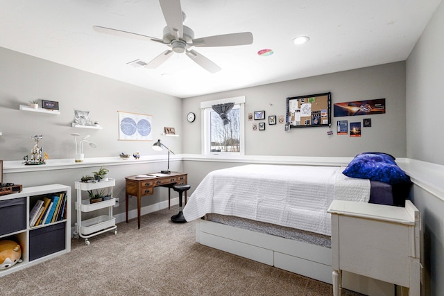 bedroom featuring carpet and ceiling fan