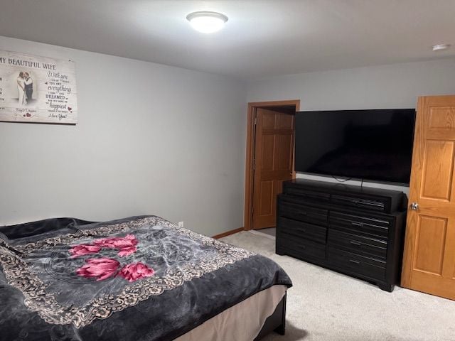 view of carpeted bedroom