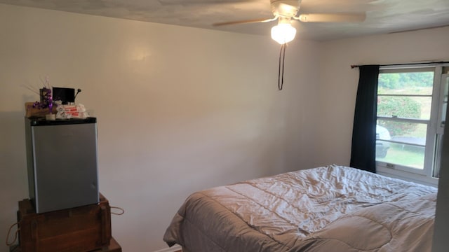 bedroom featuring ceiling fan