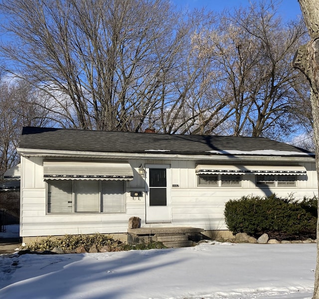 view of front of property