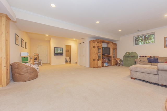 carpeted living room featuring crown molding