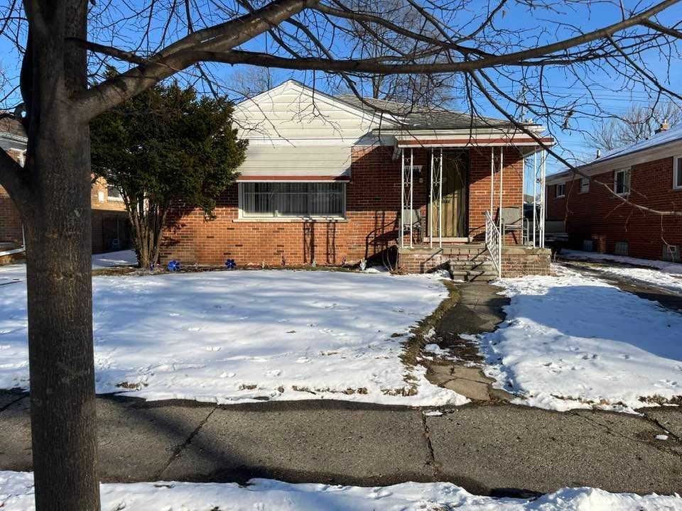19926 Blackstone St, Detroit, MI 48219 - view of front of house