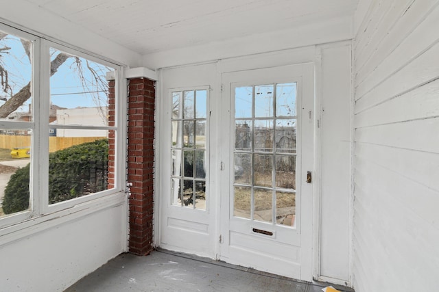 doorway to outside with a healthy amount of sunlight