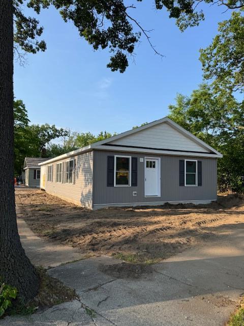 608 Jackson Ave, Muskegon, MI 49442 - view of front of house