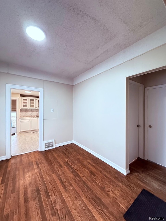 7060 Hudson Ave, Warren, MI 48091 - photo 12