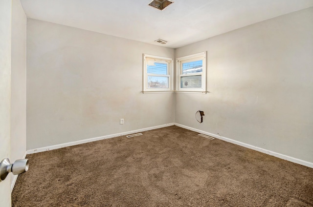 unfurnished room featuring carpet floors