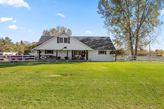 view of front of home featuring a front lawn