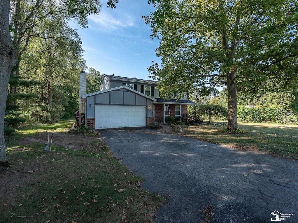 view of front facade with a garage