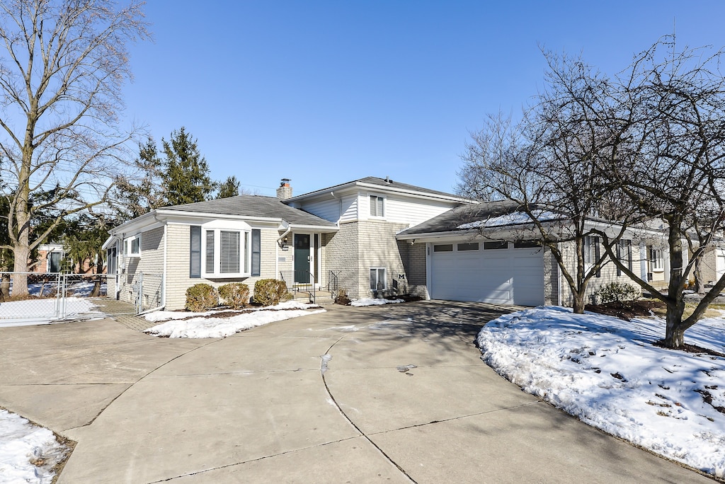 view of front of house with a garage