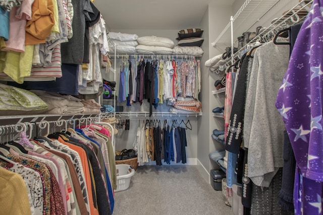 view of spacious closet