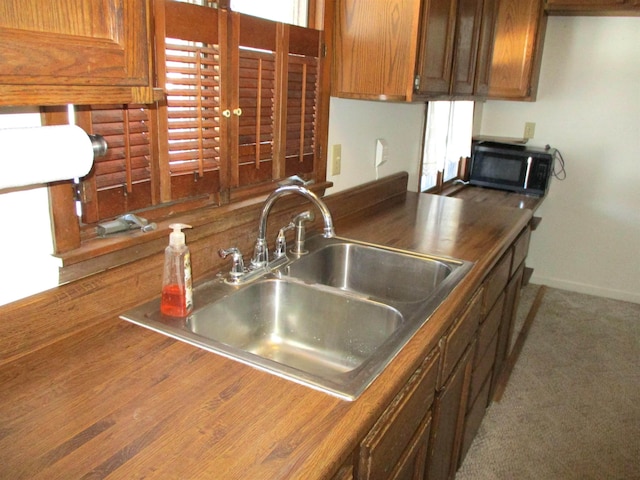 kitchen featuring sink