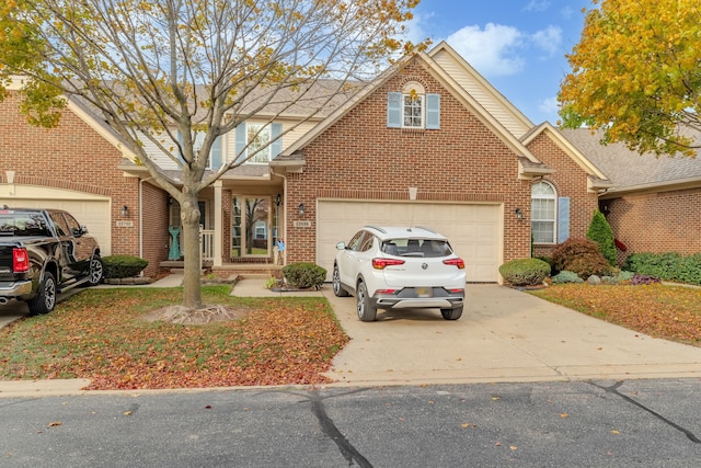 view of front property featuring a garage