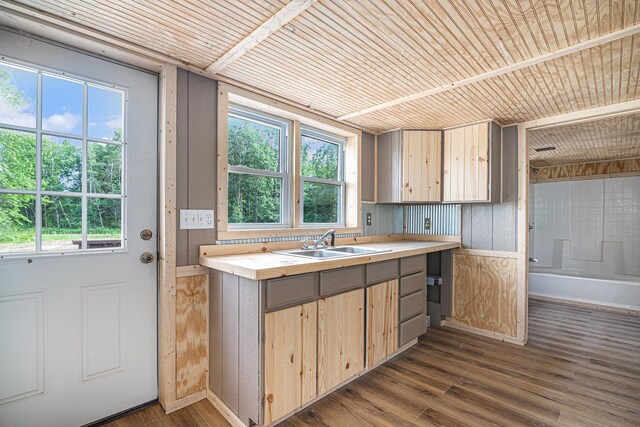 10442 W 34th Rd, Harrietta, MI 49638