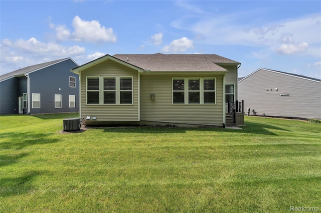 4633 Crestway Dr, Brighton, MI 48116 - back of property featuring a lawn