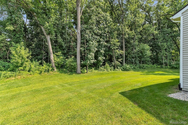 4633 Crestway Dr, Brighton, MI 48116 - view of grassy yard