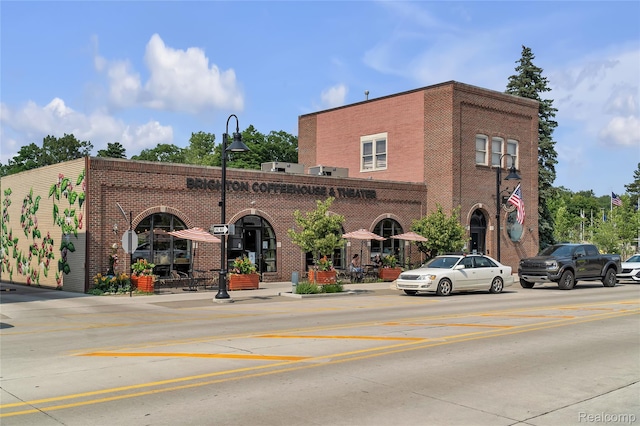 4633 Crestway Dr, Brighton, MI 48116 - view of building exterior
