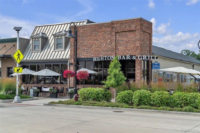 4633 Crestway Dr, Brighton, MI 48116 - view of building exterior