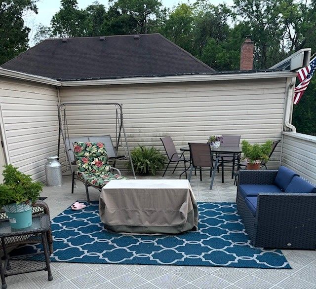 view of patio with outdoor lounge area