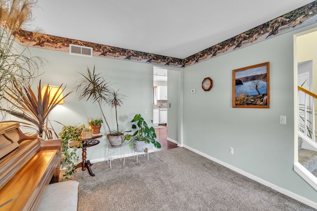 sitting room with carpet